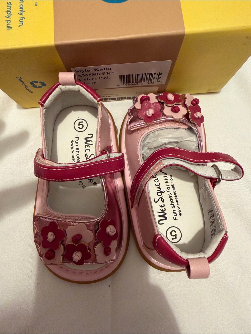 NWT Wee Squeak Katia Pink Floral Squeaky Shoes Girls Size 5
